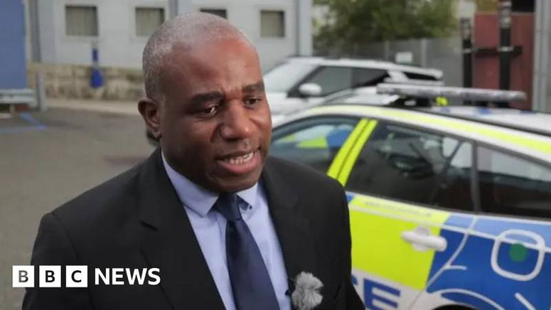 Ədliyyə Naziri Lammi: Eppinqdəki Miqrant Cinsi Cinayətkarı Bu Həftə Deportasiya Ediləcək