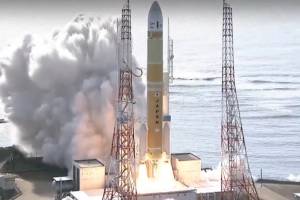Yaponiya BKS üçün yük gəmisi daşıyan raketi uğurla orbitə çıxarıb