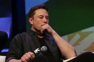 Mask "Tesla"dan gedə bilər