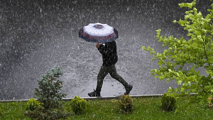 Təcili Xəbər: Meteorologiya Xidmətindən Güclü Yağışla Bağlı Daşqın və Subasma Təhlükəsi Xəbərdarlığı