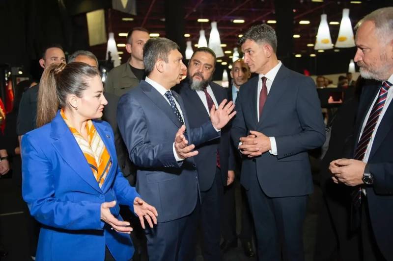 Antalyada 7-ci Turizm Sərgisində “Səhnədə Bir Dünya” Adlı Kostyumlar Sərgisi Açıldı Xəbər şəkili