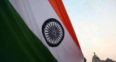 Hindistanda tarixi məscidin sökülməsi etirazlara səbəb oldu