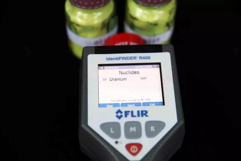 DTX-nın əməliyyatı: 3 Çin vətəndaşı Tiflisdə 2 kiloqram uranı qanunsuz almaq istəyərkən tutuldu Xəbər şəkili