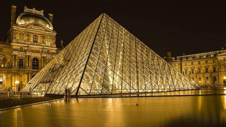 Parisdə 88 Milyon Avroluq Dəhşətli Soyğun: Qarətçilərin Qaçışı Kamerada Görüntüləndi