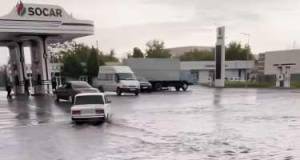 Ağdaş sular altında qaldı - VİDEO Xəbər şəkili