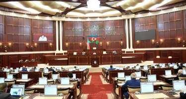 Milli Məclisin plenar iclası keçirilir