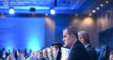 Ceyhun Bayramov İƏT XİN Şurasının iclasında iştirak edir