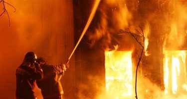 Yaşayış binasında güclü yanğın başladı -VİDEO