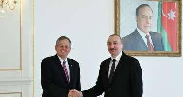 Prezident Stiv Deynsi qəbul etdi