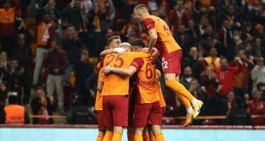 “Qalatasaray” 4 futbolçuya qapını göstərdi
