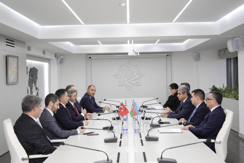 Türkiyənin Əmək və Sosial Müdafiə Nazirliyinin nümayəndə heyəti ilə görüş keçirilib (FOTO)