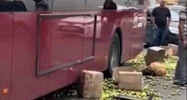 “BakuBus”un avtobusu “Ford”la toqquşdu -VİDEO