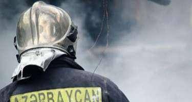 Bakıda market yandı