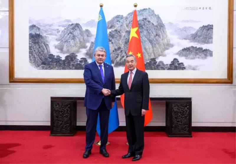 Pekin və Astana Əlaqələri Yeni Səviyyədə: Çin və Qazaxıstan Əməkdaşlığı Dərinləşdirir Xəbər şəkili