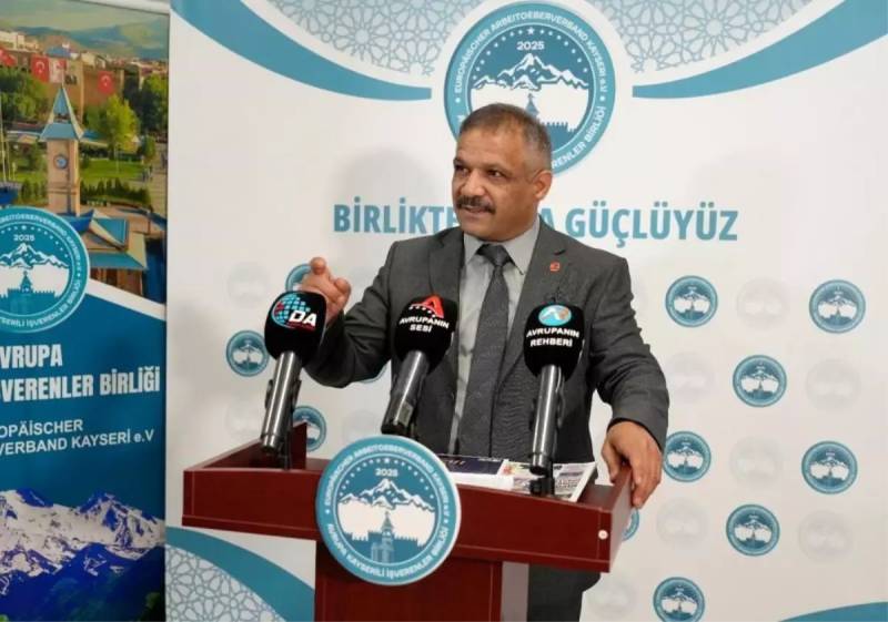 Ali Hızar Jurnalist Erol Mütercimler Haqqında Cəmiyyəti Nifrətə Təhrik Etmə İttihamı ilə Şikayət Ərizəsi Verib Xəbər şəkili