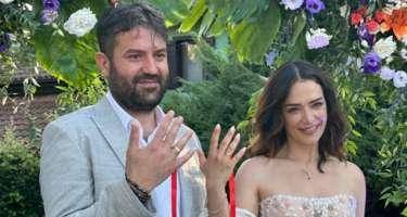 Məşhur aktrisa nişanlandı