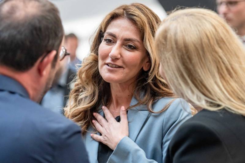 Niderlandda ermənipərəst siyasətçi qadın təhdidlərə görə təhlükəsiz yerə təxliyə edilib