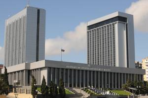 Milli Məclis Prezident İlham Əliyev və Birinci vitse-prezident Mehriban Əliyevaya təbrik məktubu ünvanlayıb