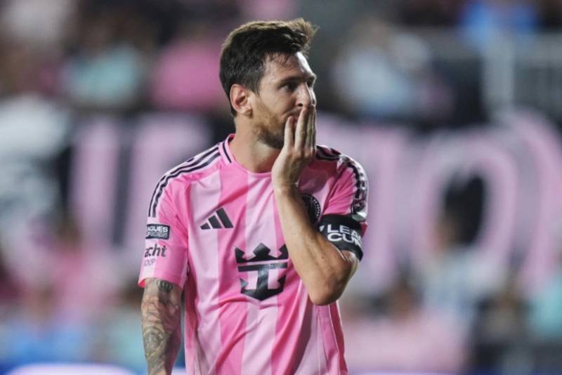 Messi Argentina və Barselona barədə xatirələrini bölüşüb