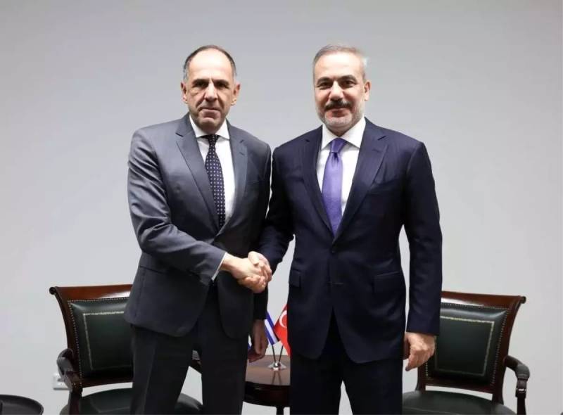 Türkiyə XİN rəhbəri Hakan Fidan Lüksemburqda Yunanıstanlı Həmkarı Yorqo Qerapetritis ilə Görüşdü