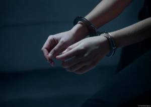 Şirvanda 5 min manat oğurlayan qadın həbs edilib Xəbər şəkili