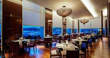 Bakıda tanınmış restoranda müştərilərə istehlaka yararsız məhsullar verilirmiş