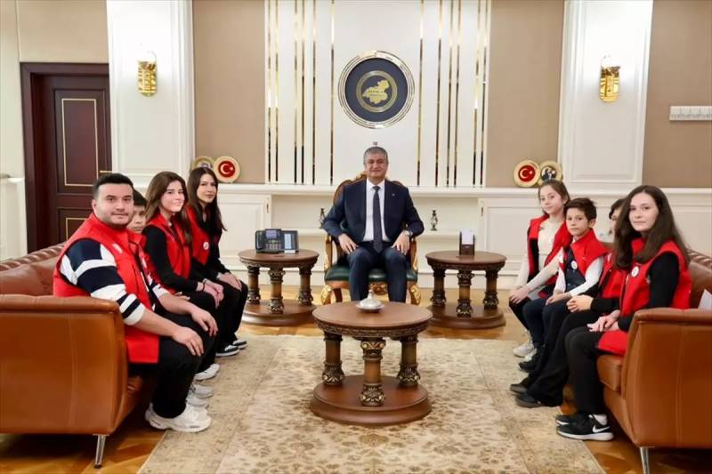 Karabük Valisi Mustafa Yavuz Uşaqların Tələblərini Dinlədi: Demokratiya və İnsan Haqları Layihəsi Başabaşa Çatdı