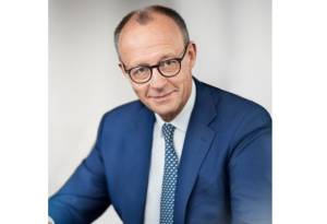 Almaniya kansleri Trampla ABŞ-nin Ukrayna planını müzakirə edib Xəbər şəkili