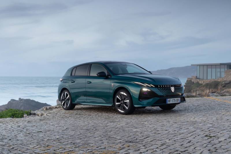 Yenilənmiş Peugeot 308 Modeli 2026-cı İldə Türkiyəyə Gəlir: Elektrik və Hibrid Seçimləri