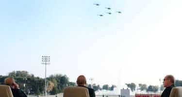 Prezidentlər hərbi parada belə gəldilər -Tarixi görüntülər