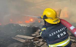 Sumqayıtda beşmərtəbəli yaşayış binasında yanğın baş verib Xəbər şəkili