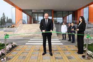 İlham Əliyev dərman preparatları istehsalı müəssisəsinin açılışında iştirak edib Xəbər şəkili