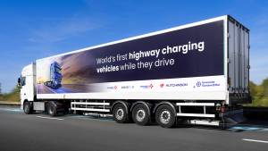 Fransada Elektrikli Avtomobilləri Hərəkət Zamanı Dolduran Yüksək Sürətli Yol Sınağı Xəbər şəkili