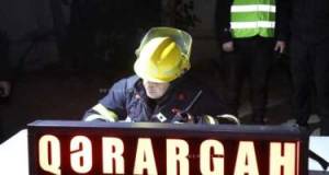 Həmin binanın önündə qərargah yaradıldı