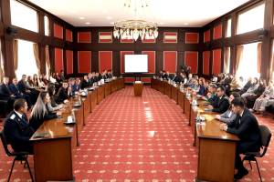 Naxçıvanda bir sıra dövlət orqanlarının qurumlarının mətbuat xidmətlərinin nümayəndələri üçün təlim keçilib (FOTO) Xəbər şəkili