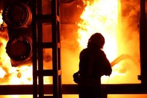 Xırdalanda ev yanır