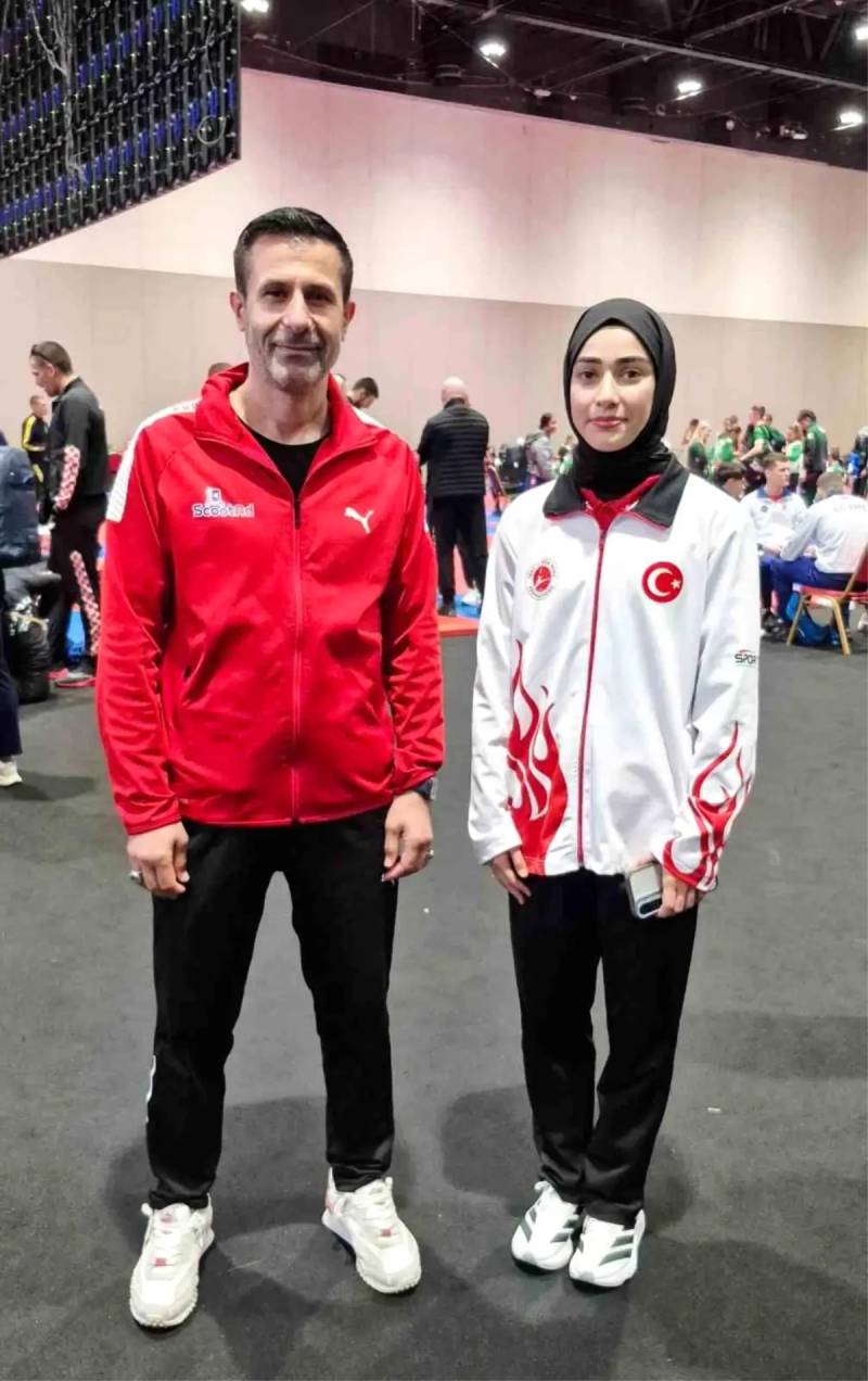 Özlem Melek Korkmaz Əbu Dabidə Kickboks üzrə Böyüklər arasında Qızıl Medal Qazandı (48 kq) Xəbər şəkili