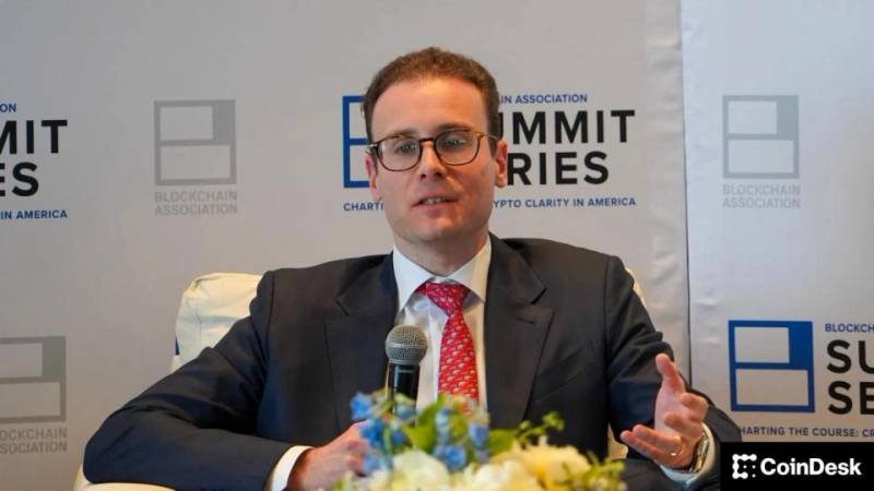 Trampın Namizədi Mayk Seliqin ƏFTK Dinləməsi Kriptovalyuta Qanun Layihəsi İrəliləyərkən Keçiriləcək