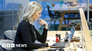 Böyük Britaniya: İşsizlik Səviyyəsi 5%-ə Çatıb, Əmək Bazarı Zəifləyir Xəbər şəkili