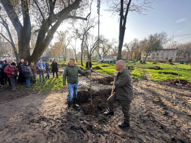 Soydaşlarımız Odessada ağacəkmə aksiyası keçirib (FOTO)