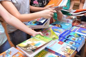 Növbəti tədris ilində dərsliklərdəki mətnlərdə dilin zənginliyi genişləndiriləcək Xəbər şəkili