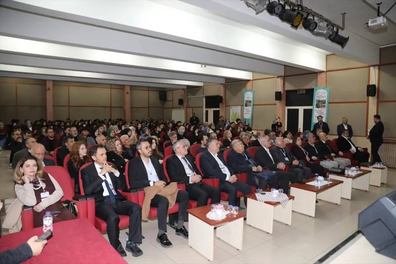 Ankaranın Çubuq Rayonunda Dünya Fəlsəfə Günü Qeyd Olundu: Necati Öner Mükafatı Təqdim Edildi