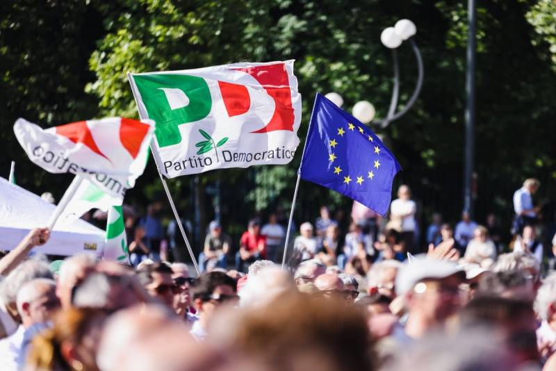 İtaliyada siyasi casus qalmaqalı genişlənir: Solçu məsləhətçi "Paragon" proqramı ilə hədəflənib