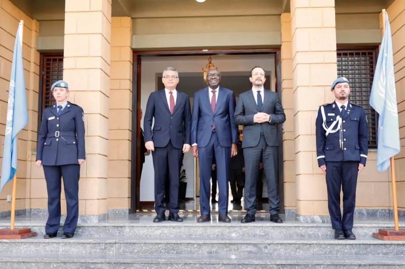 ŞKTC və CKRA Liderləri BMT Rəsmilərinin İştirakı ilə Bufer Zonada Görüş Keçirdi