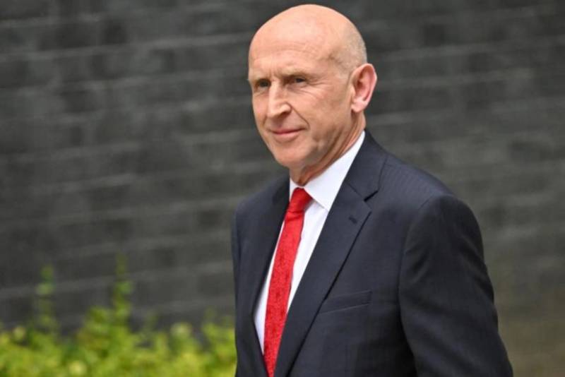 KİV: Britaniyanın müdafiə naziri ikinci evinə görə vergi ödəməyib