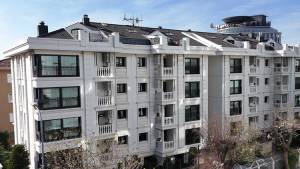 Kadıköydə Kirayə Böhranı: Dəbdəbəli Mənzilə 85 Min Lirə Ödəyən Kirayəçi Ev Sahibini Hiddətləndirdi - Satışa Mane Olmaq Üçün 'Tent Fəndi' İddiası Xəbər şəkili