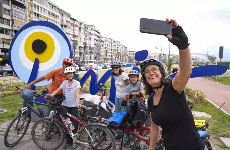 Dünyanı Velosipedlə Gəzən Fransız Ailə Türkiyənin Zəngin Mədəniyyəti İlə Tanış Oldu