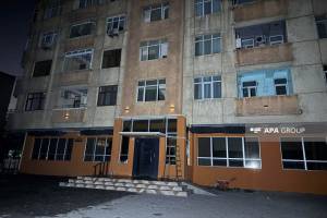 Yasamalda yanğından sonra bina sakinləri təhlükəsizlik məqsədilə içəri buraxılmır