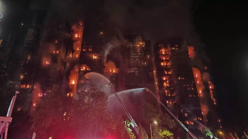 Honq Konqda dəhşətli yanğın: 128 nəfər öldü, 200 nəfər itkin düşdü