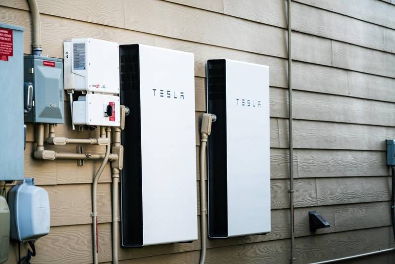 Tesla Şirkəti Yanğın Təhlükəsi Səbəbindən ABŞ-da 10 Mindən Çox "Powerwall 2" Batareyasını Geri Çağırır